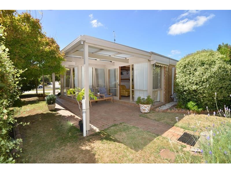 16 Highland Way, Leopold VIC 3224