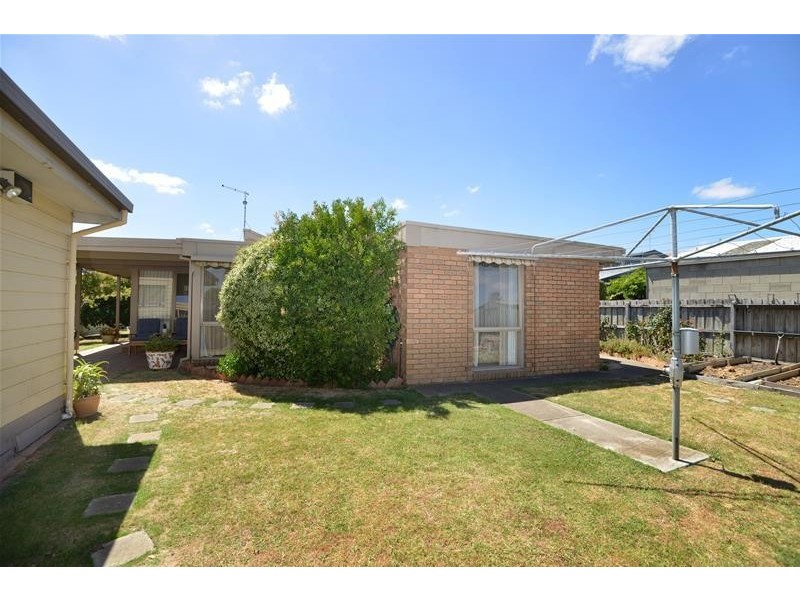 16 Highland Way, Leopold VIC 3224