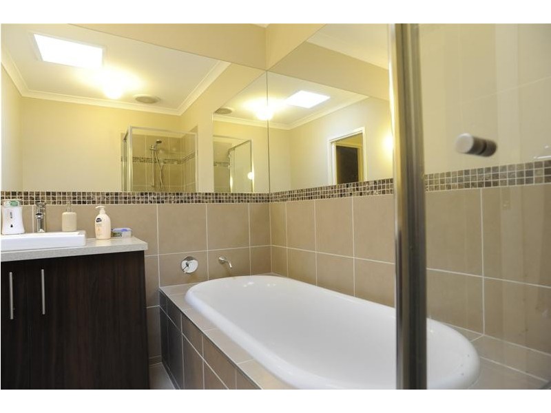 32 Pollard Drive, Leopold VIC 3224