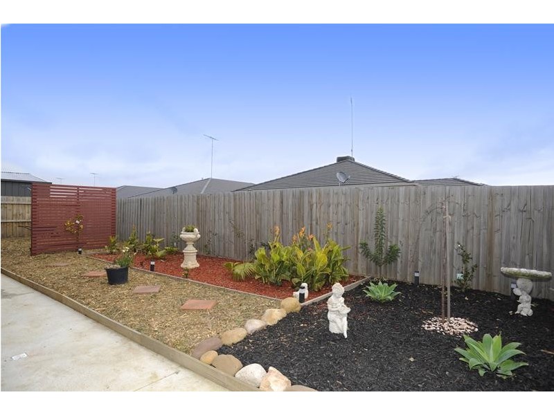 32 Pollard Drive, Leopold VIC 3224