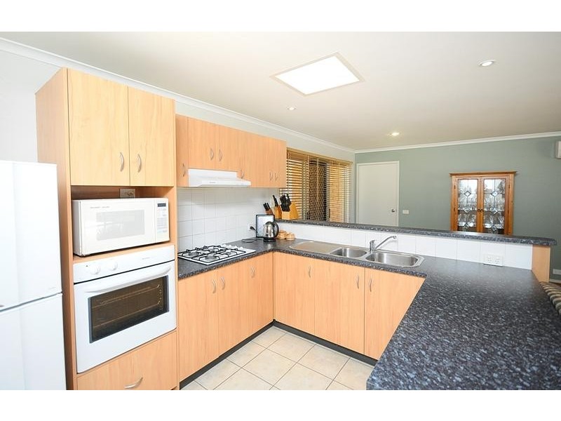 10 Trixia Place, Leopold VIC 3224