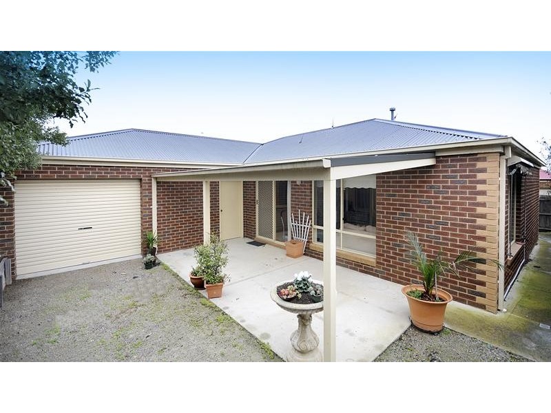 17 Huon Crescent, Leopold VIC 3224