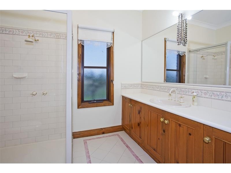 9 Fairbank Court, Leopold VIC 3224