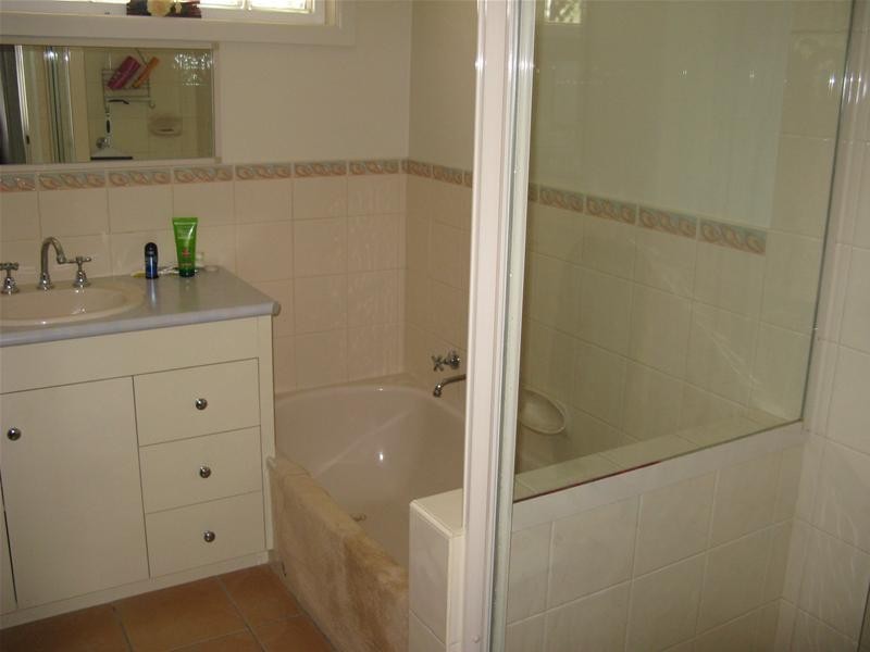 4 William Street, Leopold VIC 3224