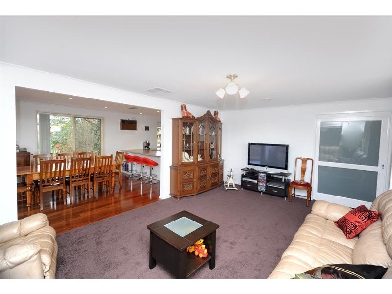 18 Darrambal Crescent, Leopold VIC 3224