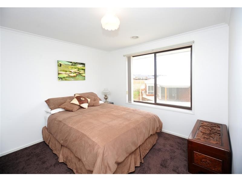 18 Darrambal Crescent, Leopold VIC 3224