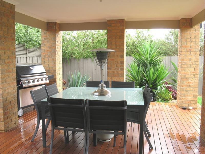 4 Split Court, Leopold VIC 3224