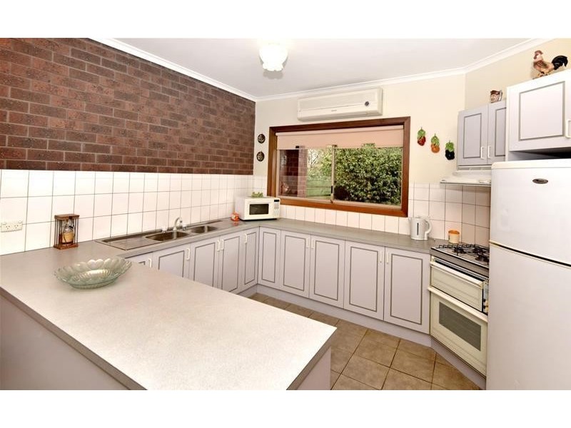 1/2 Curtis Court, Leopold VIC 3224