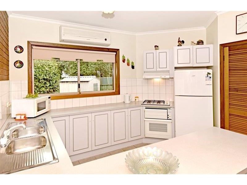 1/2 Curtis Court, Leopold VIC 3224