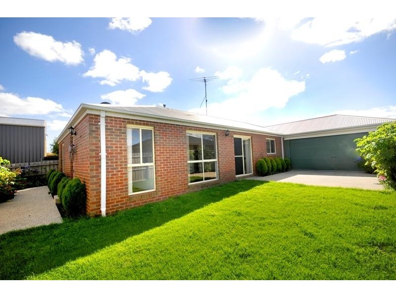 1/18 Ferguson Road, Leopold VIC 3224