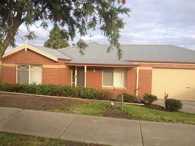 35 Huon Crescent, Leopold VIC 3224