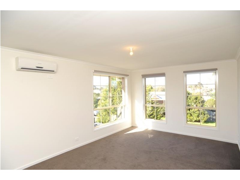 4 Reta Close, Leopold VIC 3224