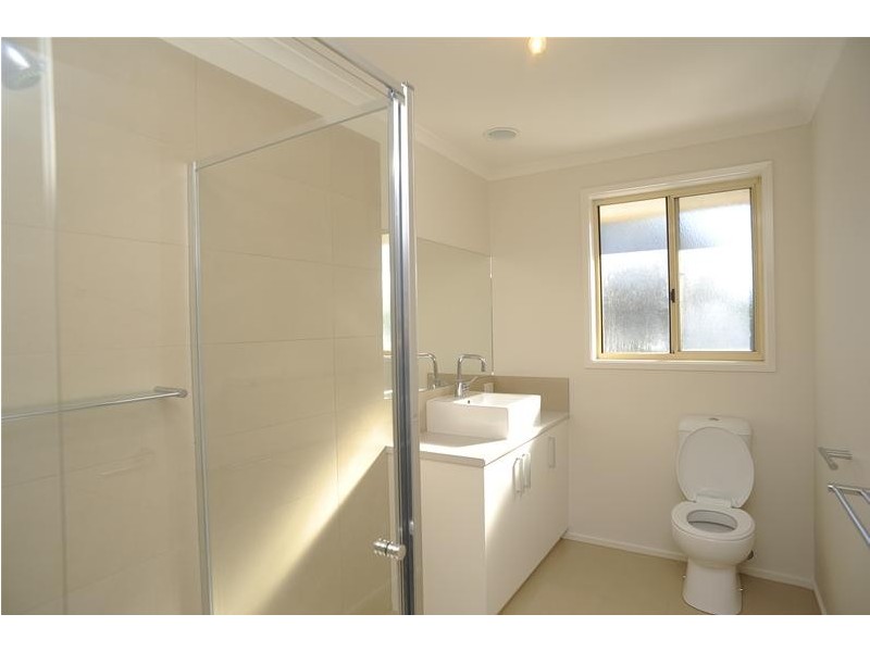 4 Reta Close, Leopold VIC 3224