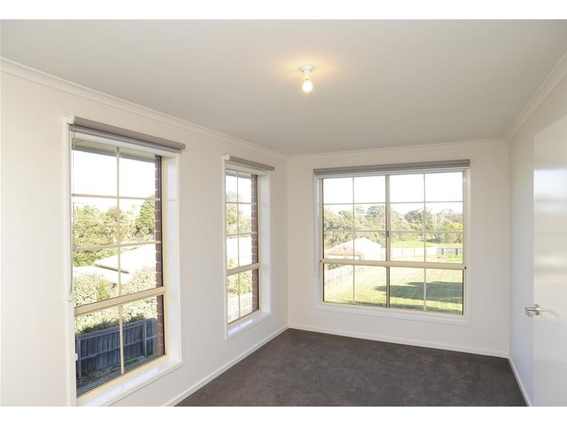 4 Reta Close, Leopold VIC 3224