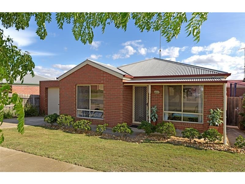4 Huon Crescent, Leopold VIC 3224