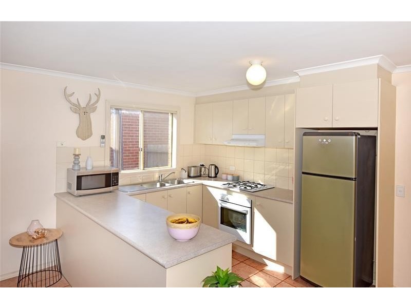 4 Huon Crescent, Leopold VIC 3224