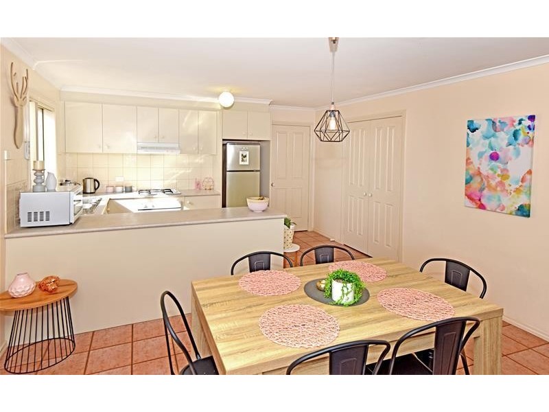 4 Huon Crescent, Leopold VIC 3224