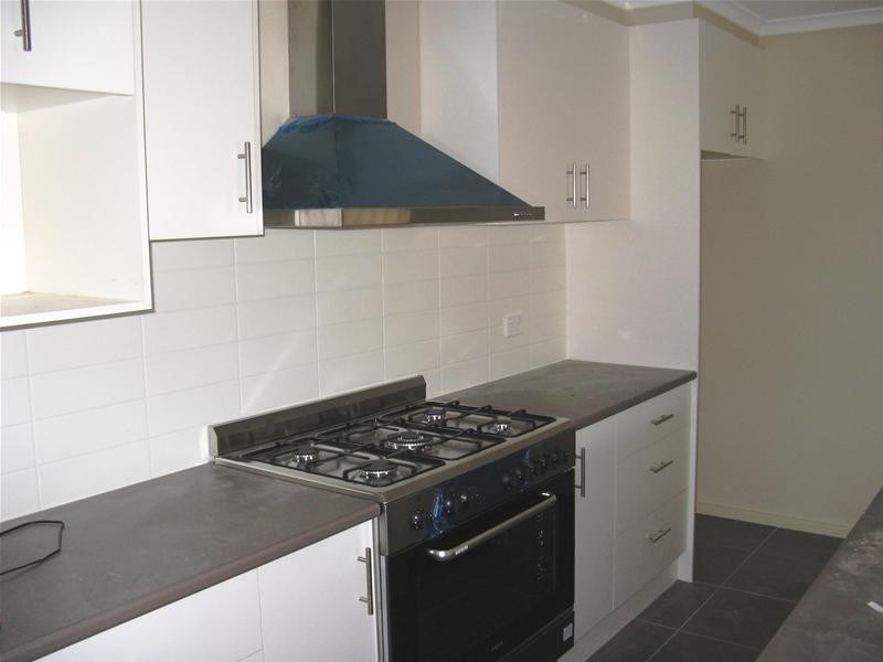 2/4 Greenwood Street, Newcomb VIC 3219