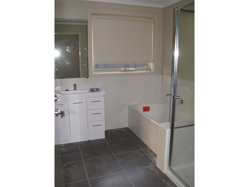 2/4 Greenwood Street, Newcomb VIC 3219