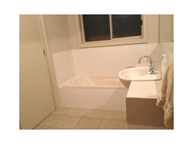 4 Myuna Street, Leopold VIC 3224