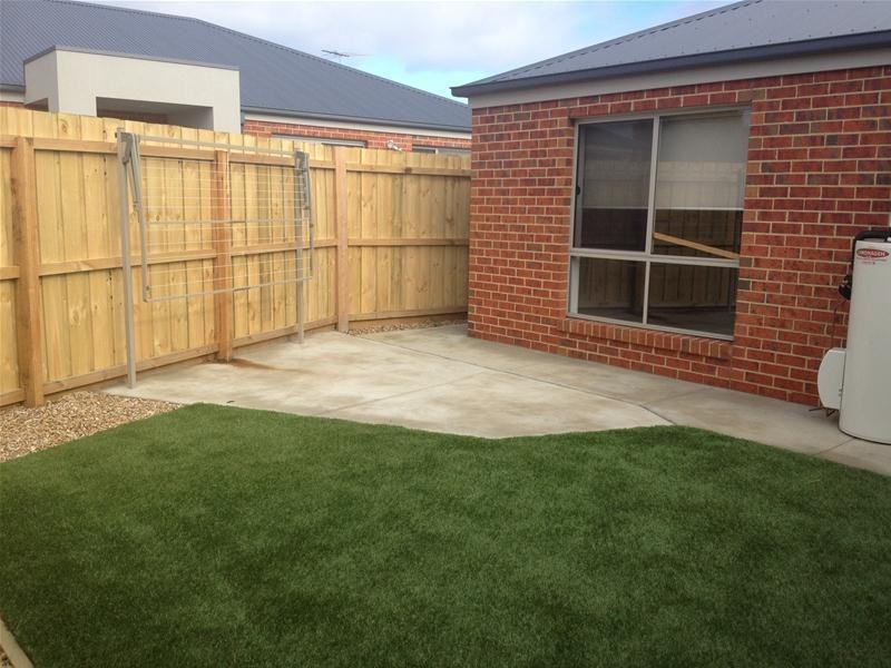 1/75 Pollard Drive, Leopold VIC 3224