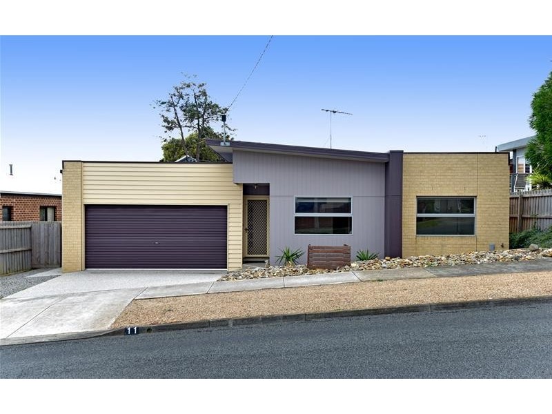 11 Robertson Road, Leopold VIC 3224
