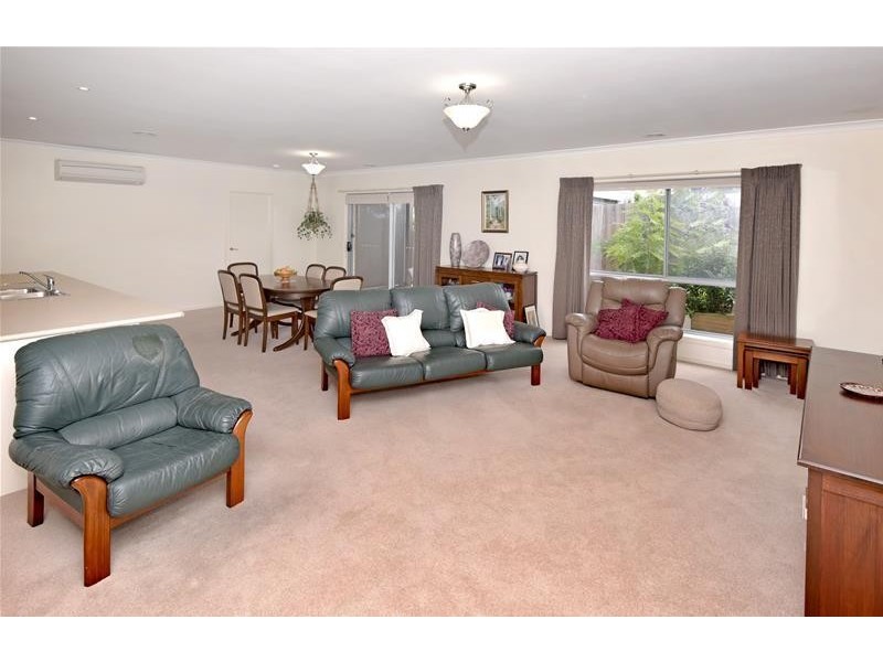 11 Robertson Road, Leopold VIC 3224