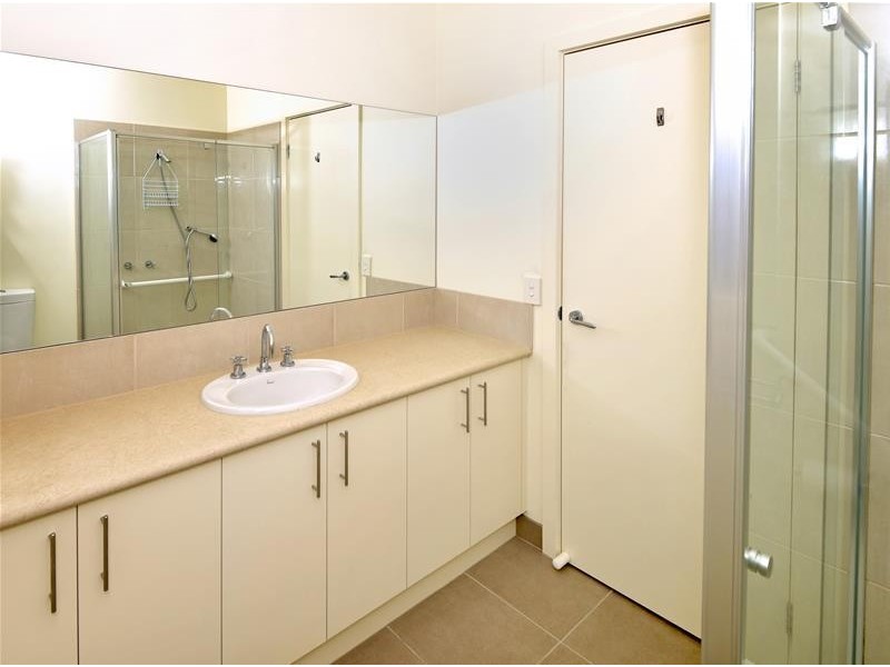 11 Robertson Road, Leopold VIC 3224