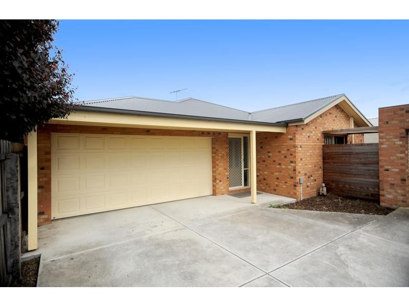 2/50 Wilsons Road, Newcomb VIC 3219