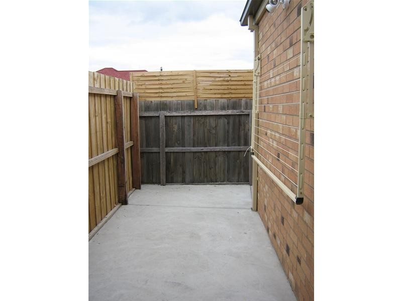 2/50 Wilsons Road, Newcomb VIC 3219