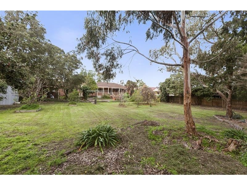 8 Mitchell Drive, Leopold VIC 3224