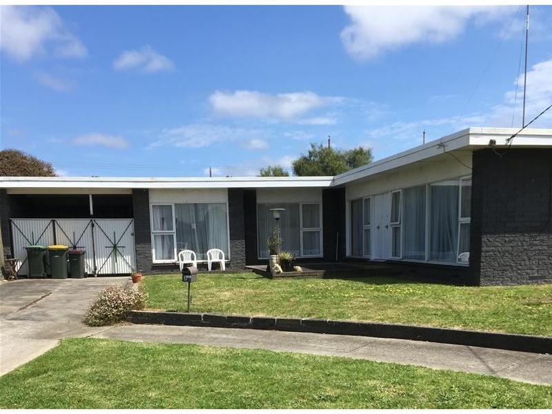 2 Rose Court, Newcomb VIC 3219