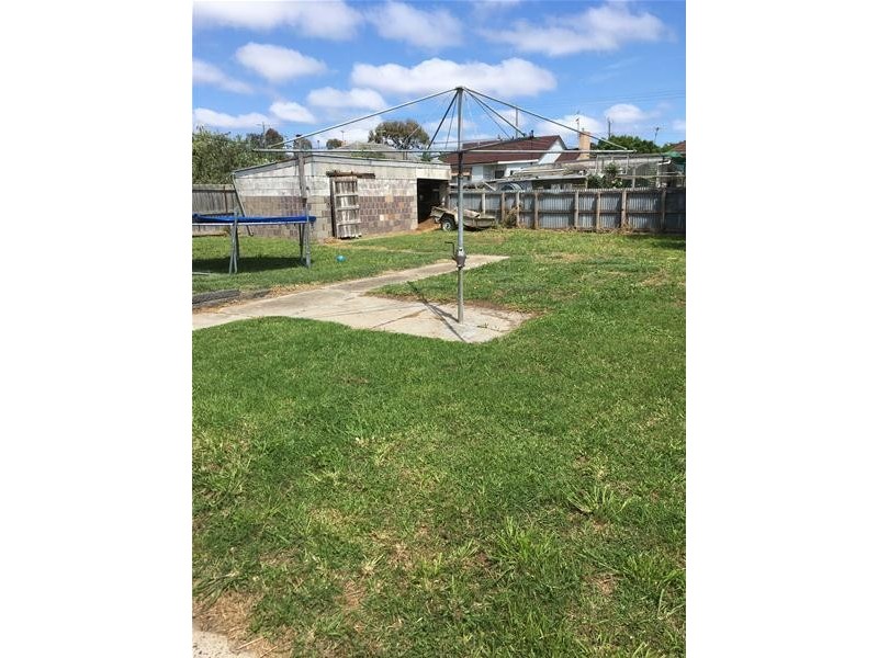 2 Rose Court, Newcomb VIC 3219