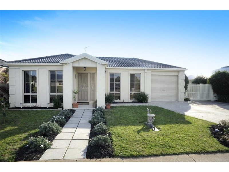 8 Canowindra Way, Leopold VIC 3224