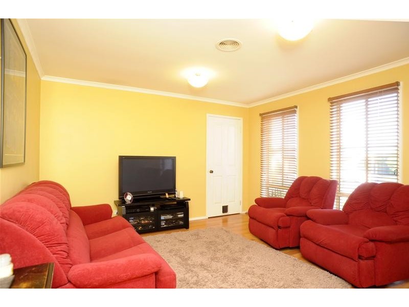 8 Canowindra Way, Leopold VIC 3224