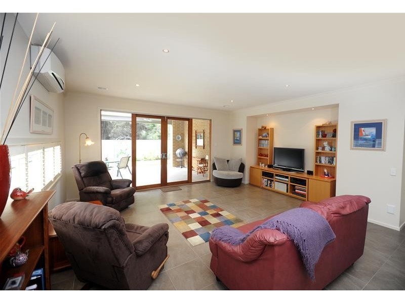 13 Grassland Grove, Leopold VIC 3224