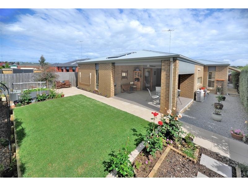 13 Grassland Grove, Leopold VIC 3224