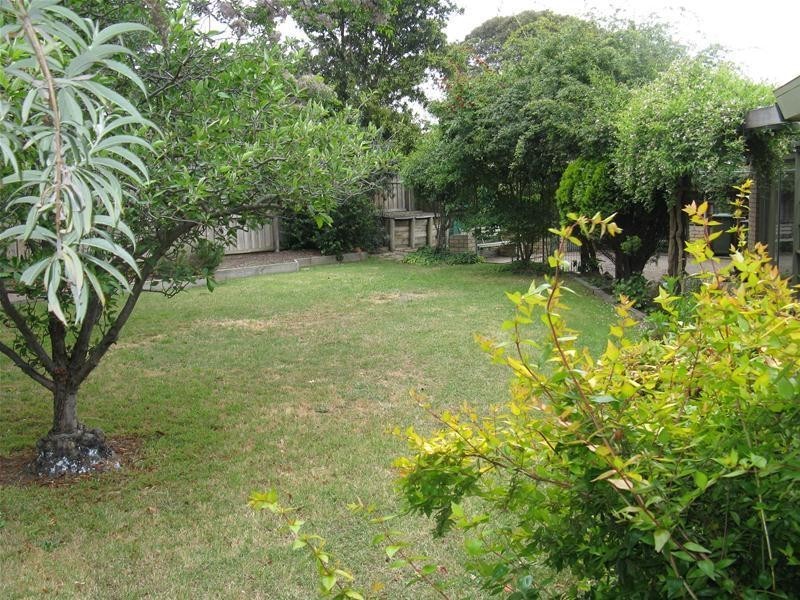 8 Alida Court, Leopold VIC 3224