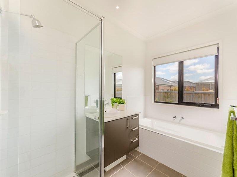 13 Sandridge Street, Leopold VIC 3224