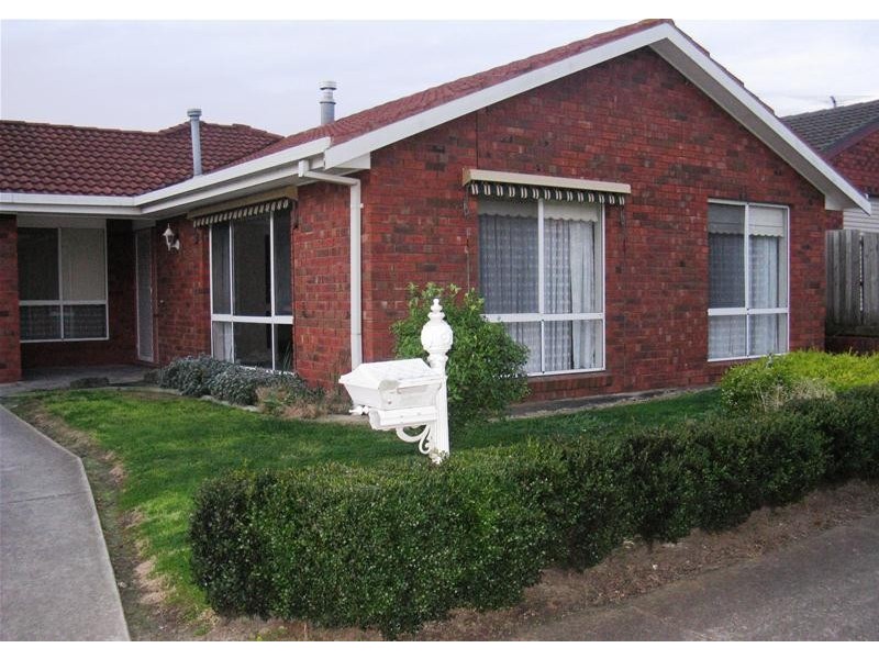 32 Burlington Crescent, Leopold VIC 3224