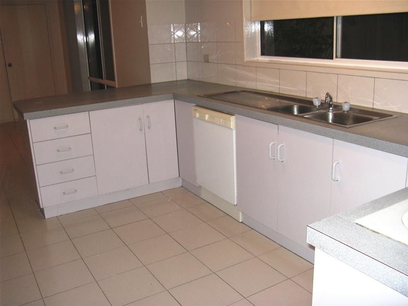 32 Burlington Crescent, Leopold VIC 3224