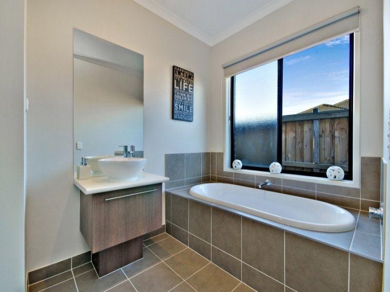 17 Sandridge Street, Leopold VIC 3224