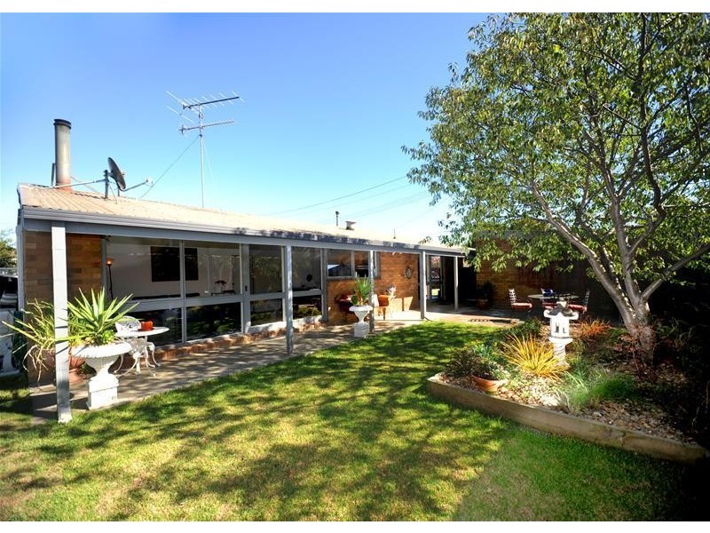 15 Hazelwood Crescent, Leopold VIC 3224