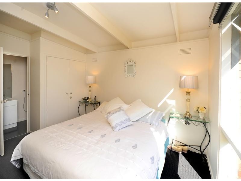 15 Hazelwood Crescent, Leopold VIC 3224