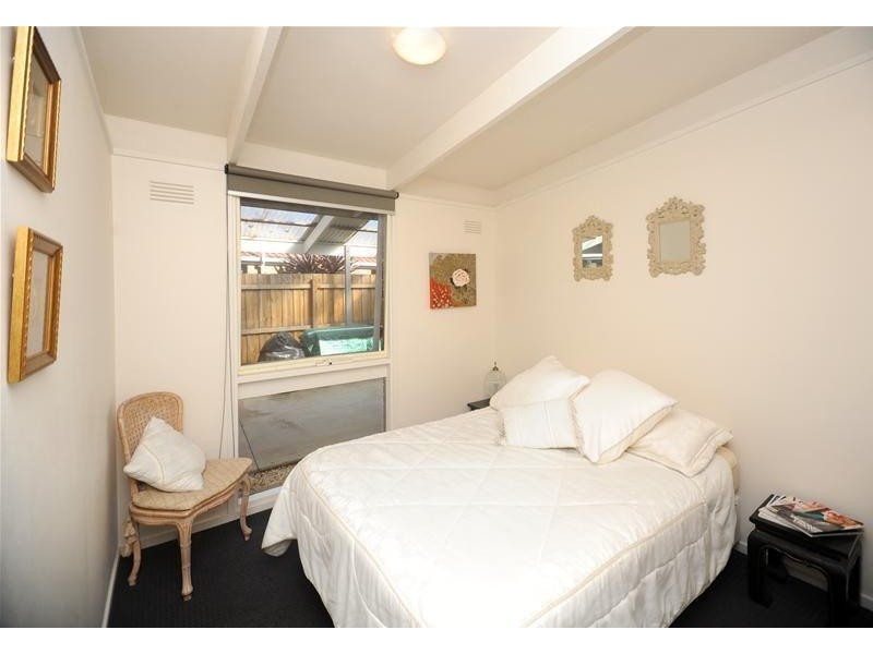 15 Hazelwood Crescent, Leopold VIC 3224