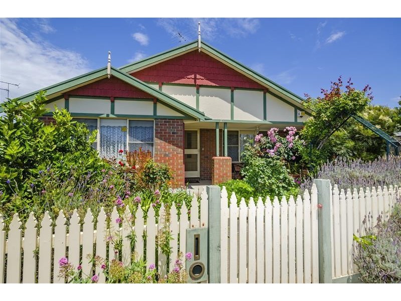 16 Falkirk Place, Leopold VIC 3224