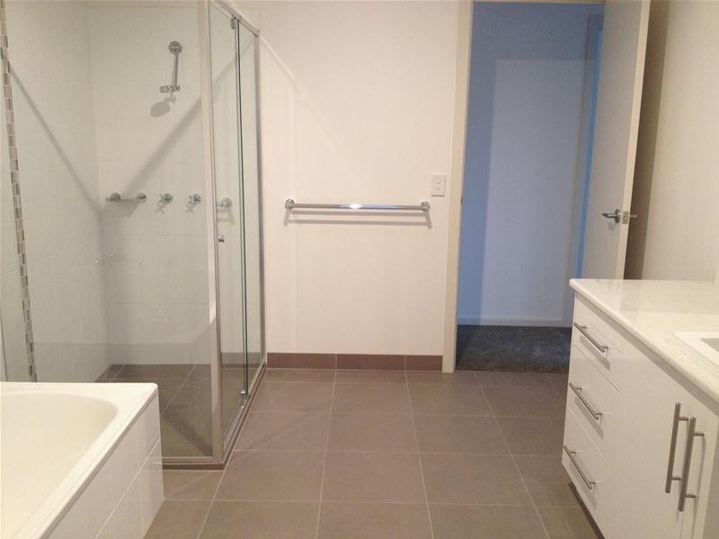 3/7 Ferry Grove, Newcomb VIC 3219