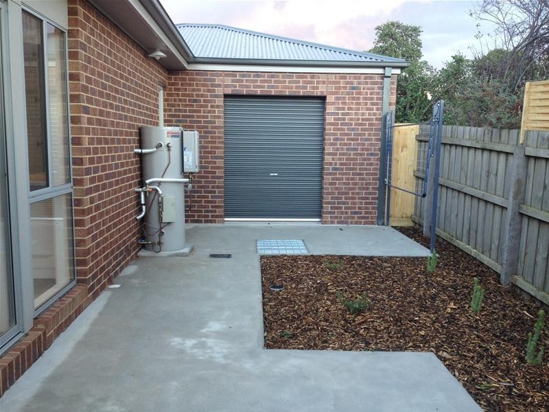 3/7 Ferry Grove, Newcomb VIC 3219