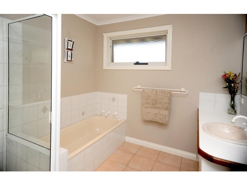 4 Ridgeview Court, Leopold VIC 3224