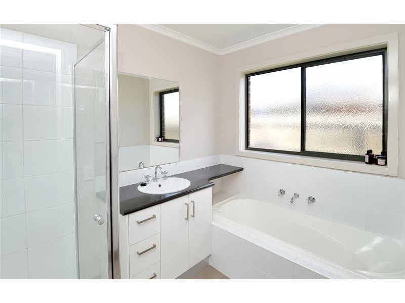 6 Farmland Lane, Leopold VIC 3224